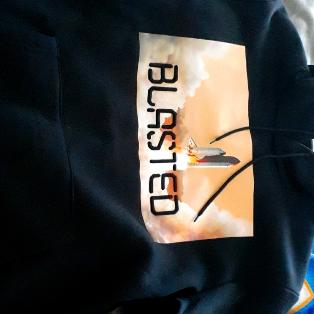Sweatshirt